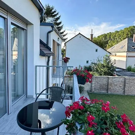 Linden Apartman 106 - Adults Only *