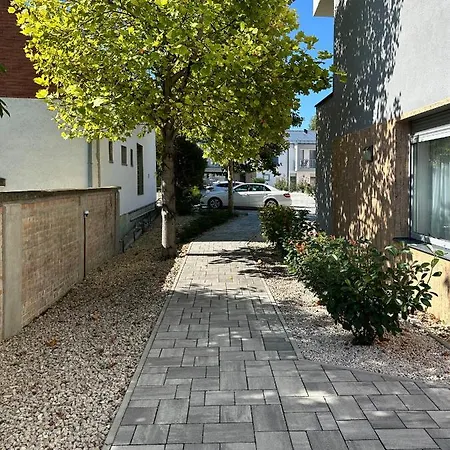 Apartment Linden Apartman 106 - Adults Only *